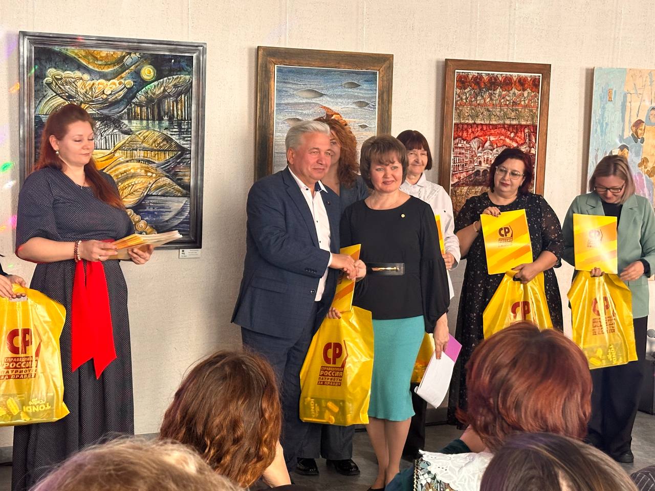 photo 5402284391637582783 y