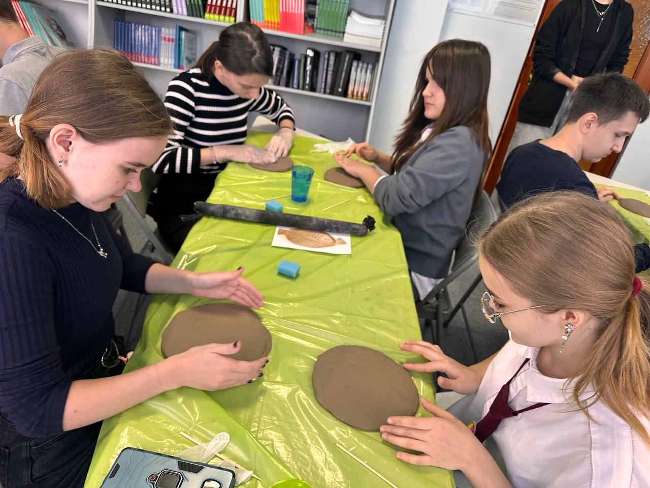 photo 5352610431979617231 y