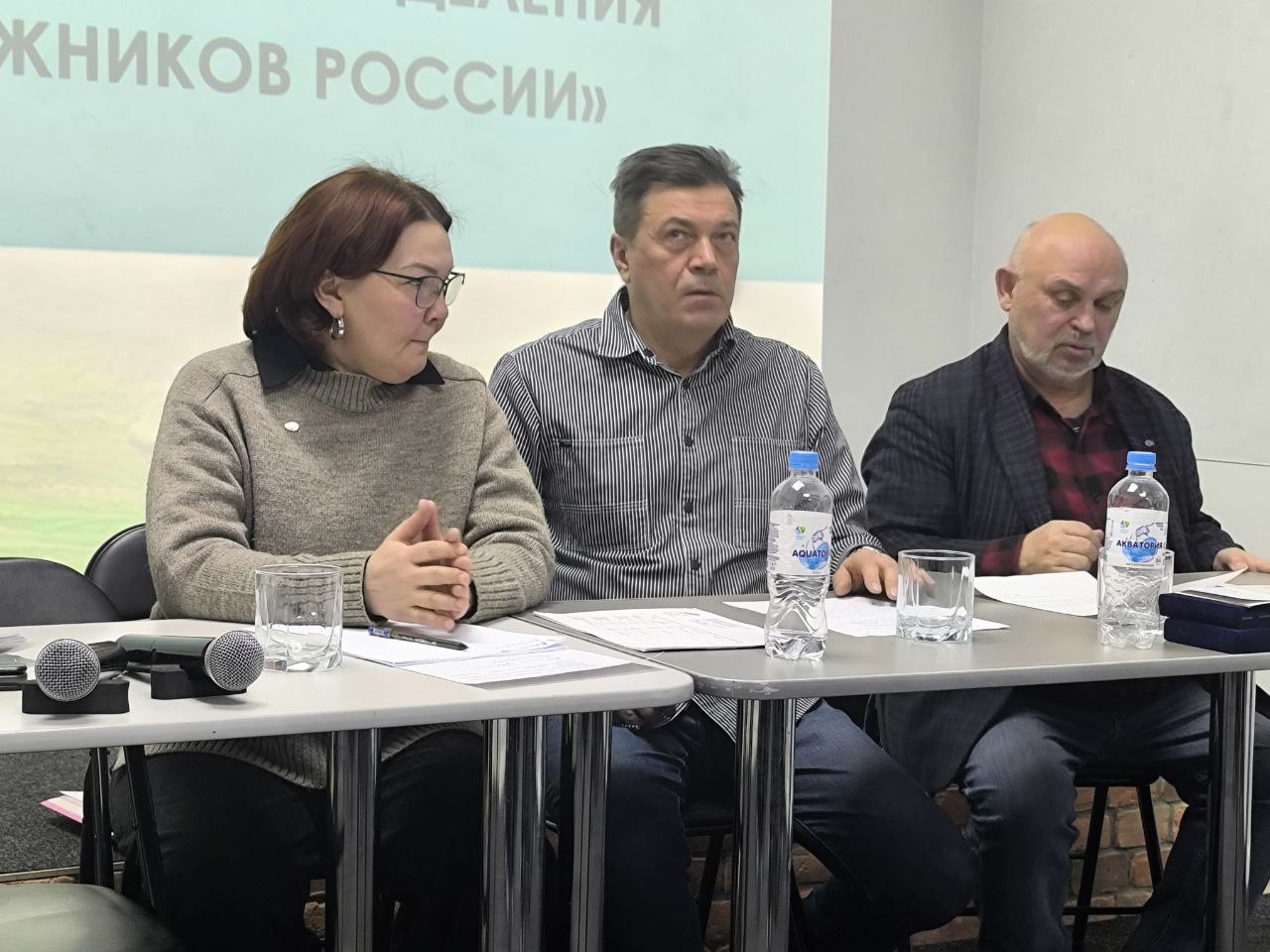 photo 5343932218633555259 y